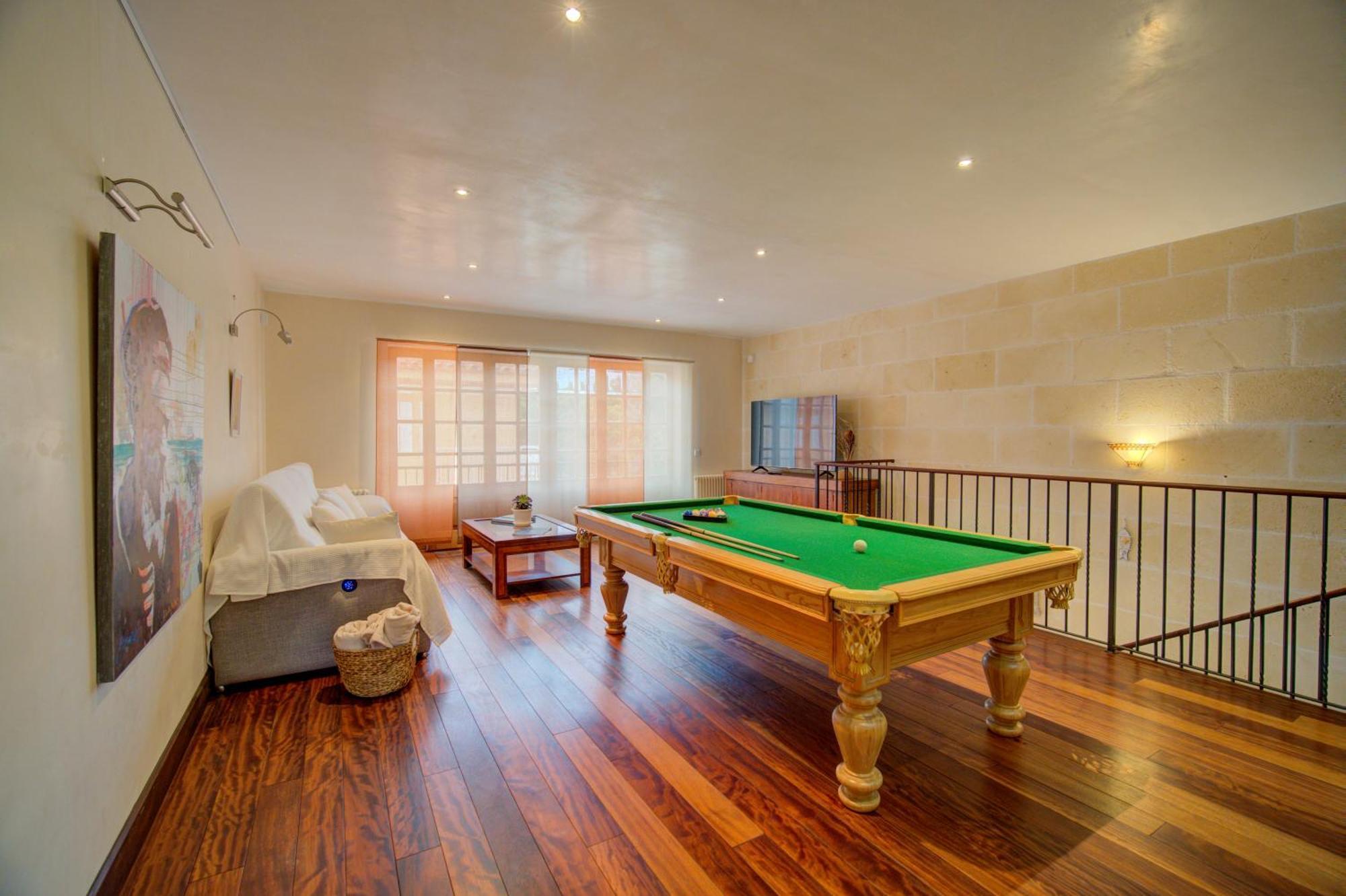 Casa Boutique Xalam " Piscina Climatizada, Jacuzzi, Billar " Villa Sant Lluis Eksteriør billede